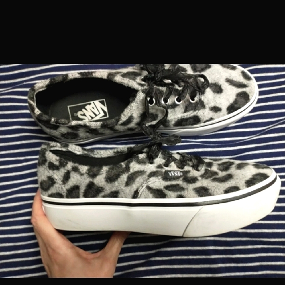 VANS Platform Fuzzy Snow Leopard Shoes Sneakers Women's 8.5 Men's 7